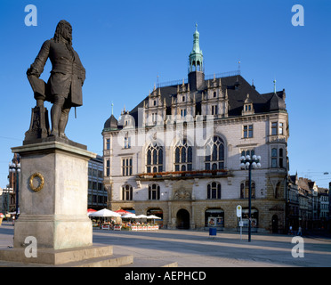 Halle, Markt, Händeldenkmal und Stadthaus Stock Photo