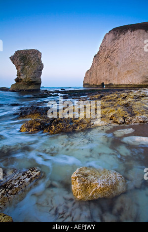 Butter Rock and Bats Head on the beach front at Durdle Door, Dorset Stock Photo