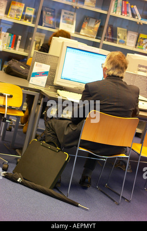 IT ACCESS POINT IN THE FORUM LIBRARY, NORWICH,ENGLAND, UK. Stock Photo