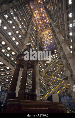 Interior of Lloyd s of London building Richard Rogers Partnership ...