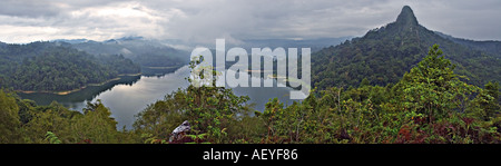 View of Klang Gates dam from Bukit Tabur quartz rock ridge in Selangor, Malaysia Stock Photo