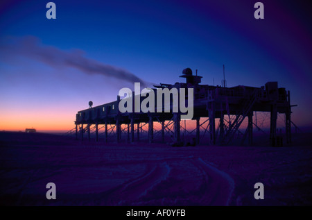 Early spring light over the Laws Platform at Halley Bay, Antarctica Stock Photo