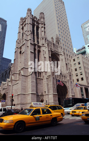 St Thomas Episcopal Church on Fifth Avenue in NYC Stock Photo