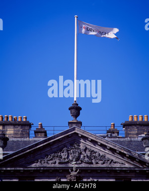City Chambers, Royal Mile, Edinburgh, Scotland, UK. Edinburgh City Council flag Stock Photo