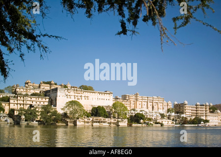 Horizontal wide angle over Lake Pichola at the fairy tale City Palace in Udaipur. Stock Photo