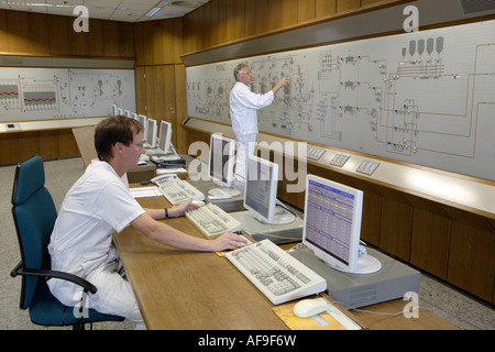 Brauerei C A Veltins GmbH und Co The brewer and maltster Ingo Jung in the central control station in the brewhouse Stock Photo
