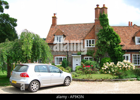 Period flint cottage, Hambleden, Buckinghamshire, England, United Kingdom Stock Photo