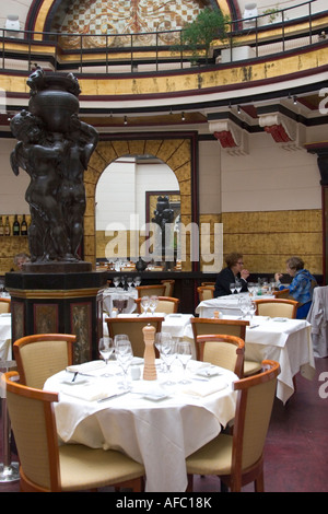 Le Dome du Marais restaurant, 9 rue de Bearn, 3rd arrondissement, Paris, France, Autumn 2007 Stock Photo