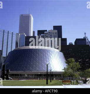 geography / travel, Canada, Toronto, theatre, Roy Thomson hall, opera, exterior view with skyscrapers, North America, town, opera house, modern architecture, Stock Photo