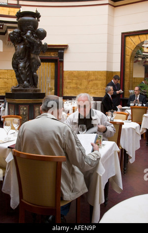 Le Dome du Marais restaurant, 9 rue de Bearn, 3rd arrondissement, Paris, France, Autumn 2007 Stock Photo