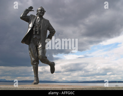 Statue of Eric Morecambe (of Morecambe and Wise) on the sea front. Morecambe, Lancashire, United Kingdom Stock Photo