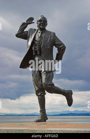 Statue of Eric Morecambe (of Morecambe and Wise) on the sea front. Morecambe, Lancashire, United Kingdom Stock Photo