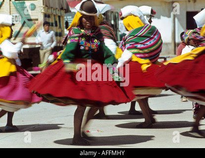 indian women dancing folklore festival de la virgen de la calendaria town of puno peru Stock Photo