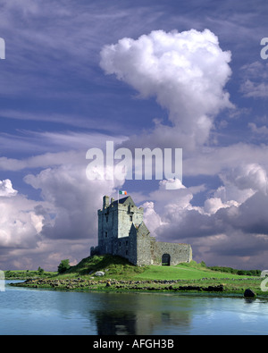 IE - CO.GALWAY: Dunguaire Castle near Kinvara Stock Photo