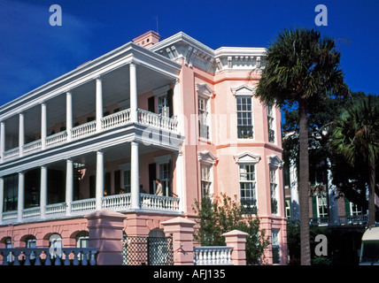 SOUTH CAROLINA CHARLESTON Beautiful antebellum mansions along the battery at East Battery Street and White Point Gardens Stock Photo