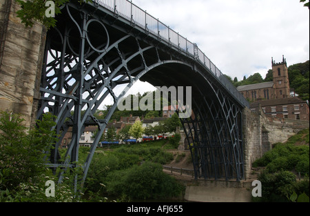 THE IRON BRIDGE AT TELFORD SHROPSHIRE 2004 PHOTO BY JOHN ROBERTSON Stock Photo