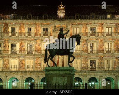 Madrid, Spain. Plaza Mayor. Casa Panaderia and Statue of Felipe II - at night Stock Photo