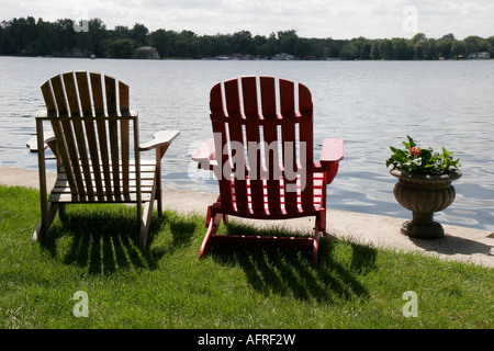 Indiana Kosciusko County,Winona Lake,Adirondack chairs,vase,lawn,IN070830062 Stock Photo