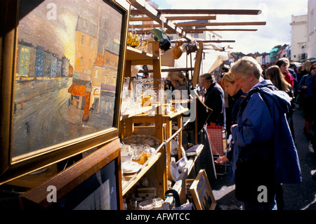 PAINTING ART, PORTERBELLO ROAD NOTTING HILL  GATE WEST LONDON 1990s 90s UK HOMER SYKES Stock Photo