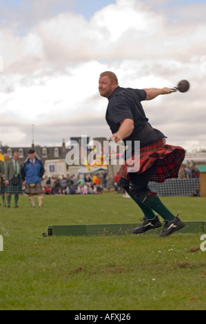 Ken Lowther heavy competitor from California Montrose Highland Games Stock Photo