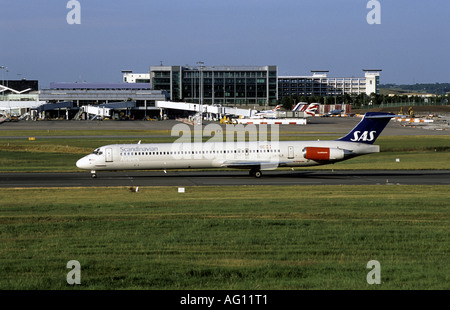 SAS McDonnell Douglas MD 82 aircraft about to take off at Birmingham International Airport, West Midlands, UK Stock Photo