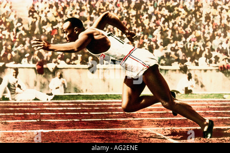 Owens, James Cleveland 'Jesse', 12.9.1913 - 31.3.1980, American athlete (athletics), full length, Olympic Games, Berlin, Germany, 1936, Stock Photo