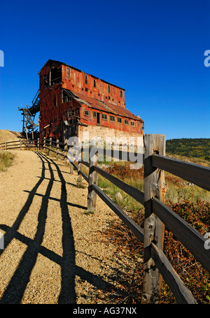 The abandoned Vindicator Ore House, once used in gold mining operations near Victor and Cripple Creek, Colorado. Stock Photo