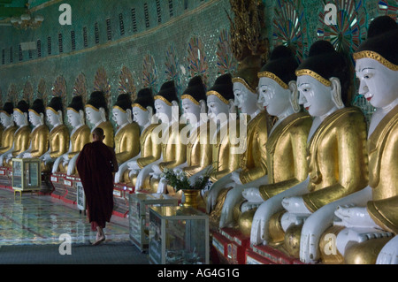 Inside the Umin Thounzeh (30 caves) Pagoda, Sagaing, Myanmar Stock Photo