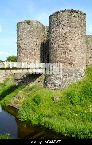 Water filled moat surrounding inner ward of White Castle originally a ...