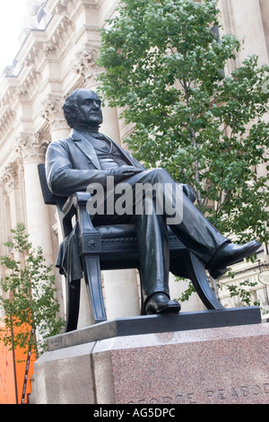 Statue of George Peabody (1795 - 1869), an American philanthropist at the rear of the Royal Exchange in the City of London Stock Photo