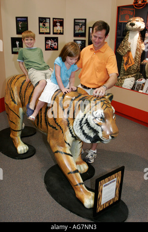 Auburn University Alabama,campus,Lovelace Athletic Museum and Hall of  Honor,Bo Jackson statue,girl girls,youngster youngsters youth youths female  kid Stock Photo - Alamy