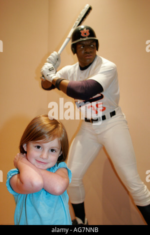 Auburn University Alabama,campus,Lovelace Athletic Museum and Hall of  Honor,Bo Jackson statue,girl girls,youngster youngsters youth youths female  kid Stock Photo - Alamy