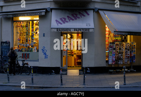 Berlin. Kreuzberg. Bergmannstrasse. Shop Ararat. Popular street and quarter with old houses, cafés, shops and restaurants. Stock Photo