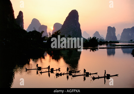 fishermen on bamboo rafts, Li river, Yangshuo, China Stock Photo