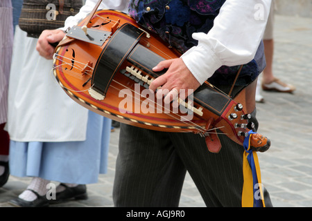 close up of man playing hurdy gurdy musical instrument Stock Photo - Alamy