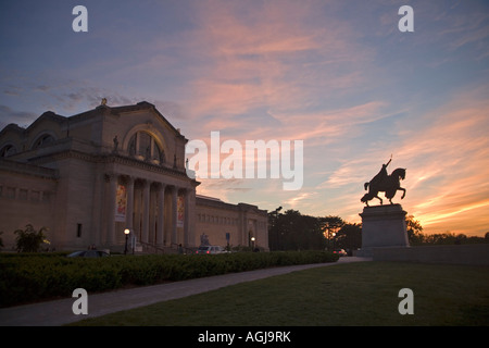 St Louis Art Museum in St Louis, Missouri and Crusader King Louis IX statue Stock Photo