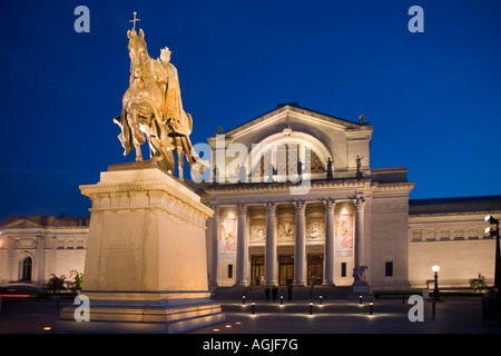 St Louis Art Museum in St Louis, Missouri and Crusader King Louis IX statue Stock Photo