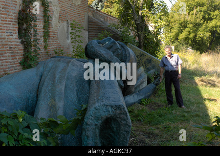 Mogosoaia, Lenin statue from Bucuresti in backyard Stock Photo
