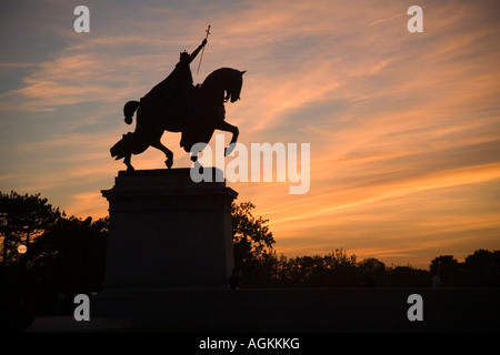 St Louis Art Museum in St Louis, Missouri and Crusader King Louis IX statue Stock Photo