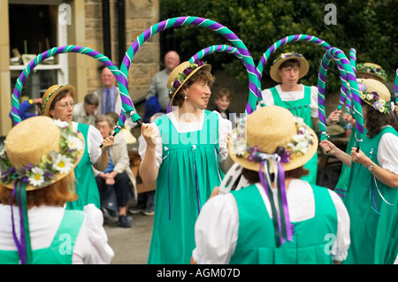 Traditional English folk dancing, women Knots of May morris side dances ...