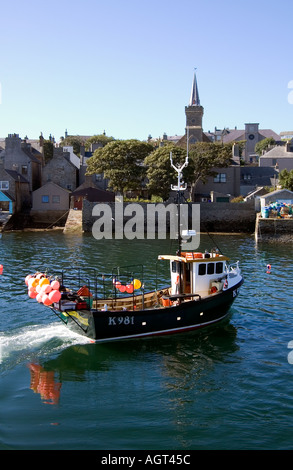 dh Harbour STROMNESS ORKNEY Fishing creel boat Stromness waterfront Stock Photo