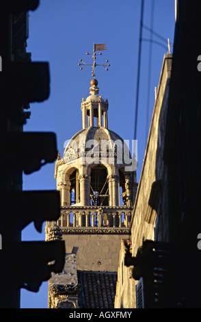 Kroatien Korcula Blick auf den Glockenturm der Kathedrale in Korcula Croatia View onto the Bell Tower of the Cathedral Korcula Stock Photo