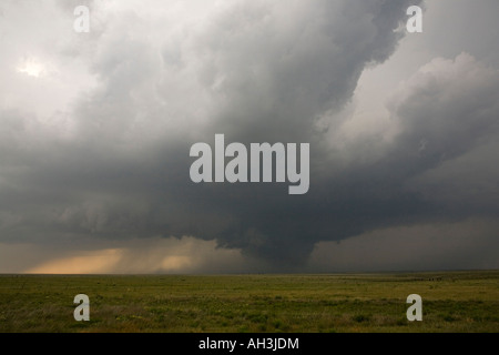A huge supercell thunderstorm and its wall cloud in Texas Stock Photo ...