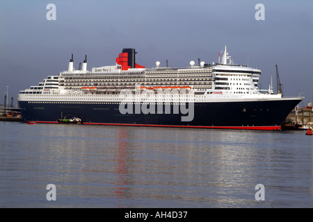 Queen Mary 2 Cunards Flagship Cruise Liner on Southampton Water England UK Stock Photo