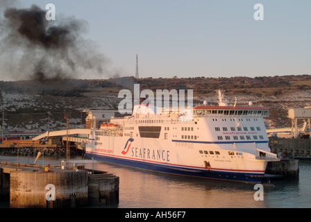 Seafrance cross channel roll on roll off ferry boat 'Rodin' discharge black smoke into atmosphere at English channel Port of Dover Kent England UK Stock Photo