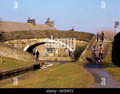 Cheshire Stockport Marple Locks towpath crossing bridge over Macclesfield Canal in winter Stock Photo