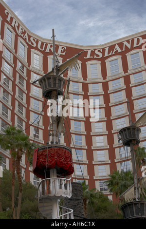 Pirate ship mast at Treasure Island hotel and casino as seen from Las ...