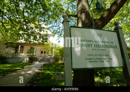 ILLINOIS Oak Park Birthplace home of Ernest Hemingway famous American author sign with visiting hours and information Stock Photo