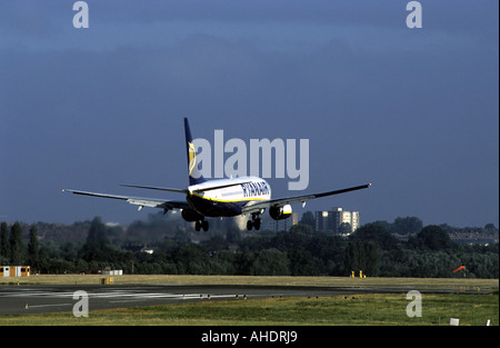 Ryanair Boeing 737 aircraft landing at Birmingham International Airport, West Midlands, England, UK Stock Photo