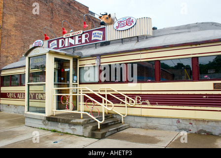 Miss Albany diner in Albany, New York. A 1941 Silk City diner ...